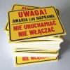 Indywidualna tabliczka z nadrukiem, PCV 5mm, powierzchnia MAT, 21 x 15 cm - Wzór graficzny. Żółte tło z czarnym tekstem