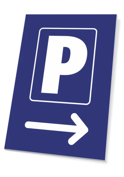 Niebieska tabliczka parkingowa z białym znakiem P oraz strzałką wskazującą kierunek w prawo