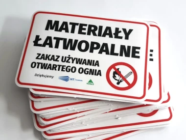 Indywidualna naklejka z zaokrąglonymi rogami, Materiały łatwopalne, naklejka samoprzylepna 0,1 mm, laminat mat, 15 x 10,5 cm