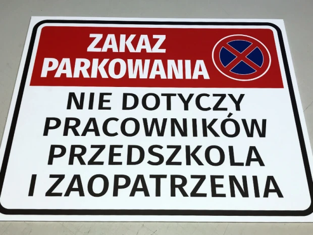 Indywidualna tabliczka z nadrukiem, PCV 5mm, laminat matowy, 50 x 40 cm - Wzór graficzny. Tabliczka z czerwonym tłem, białym