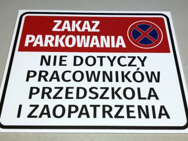 Indywidualna tabliczka z nadrukiem, PCV 5mm, laminat matowy, 50 x 40 cm - Wzór graficzny. Tabliczka z czerwonym tłem, białym