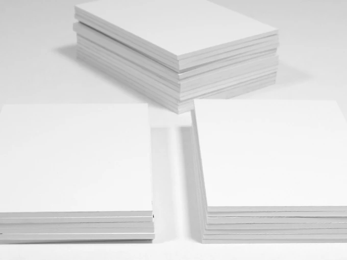 Płyta PCV 5mm biała PVC na wymiar - Wzór graficzny. Proste prostokątne kształty ułożone w stosy