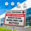 Tabliczka Miejsce zarezerwowane, zakaz parkowania T677, z polem na nazwę firmy - Wzór graficzny. Czerwony i czarny tekst
