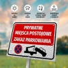 Tabliczka Prywatne miejsca postojowe, zakaz parkowania - Wzór graficzny. Czerwony napis na białym tle, symbol zakazu