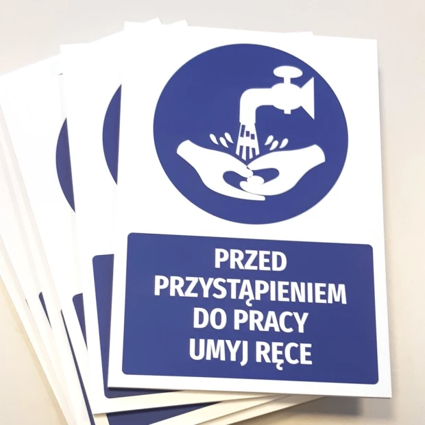 Tabliczka BHP z piktogramem Przed przystąpieniem do pracy umyj ręce - Wzór graficzny. Piktogram przedstawia dłonie pod