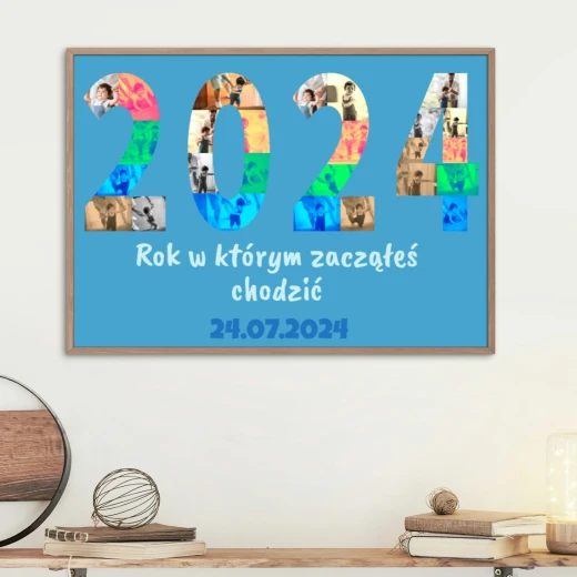 Plakat w ramie z kolażem zdjęć w kształcie liczby 2024 na niebieskim tle z przykładowym podpisem we wnętrzu