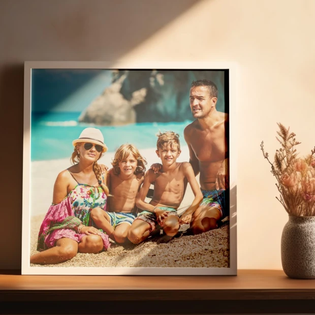 Plakat fotoplakat ze zdjęcia 50x50 cm - Aranżacja w salonie. Ściany w jasnym kolorze, naturalne światło