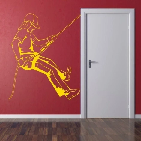 Stylowa naklejka alpinisty w energetycznym żółtym kolorze, doskonała do nowoczesnego pokoju młodzież