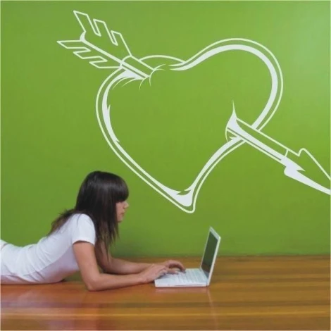 Naklejka serce 1016 w energetycznym wnętrzu, idealna do nowoczesnego biura lub kreatywnej przestrzen