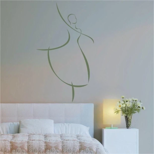 Elegancka naklejka lady 43 w minimalistycznym stylu, idealna do nowoczesnej sypialni, dodająca lekko