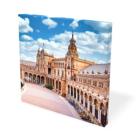 Obraz na płótnie ze zdjęcia 30x30 cm - Aranżacja w przestrzeni miejskiej. Budynek z cegły, niebo z chmurami