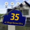 Tablica na dom, z adresem i numerem - Wzór graficzny. Okrągły kształt z niebieskim tłem i żółtymi cyframi oraz tekstem