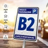Tabliczka Miejsce parkingowe, zarezerwowane, z oznaczeniem, numerem - Wzór graficzny. Na białym tle niebieskie napisy