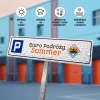 Tabliczka parkingowa z logo firmy, instytucji, placówki