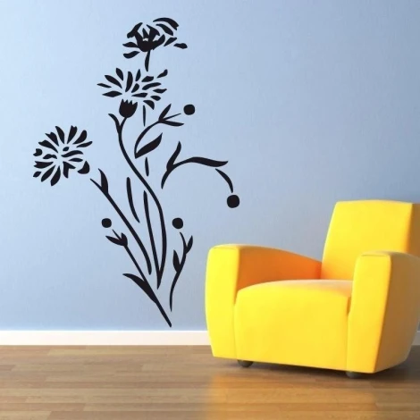 Stylowa naklejka z kwiatami 1689 w przytulnym wnętrzu, idealna do ożywienia nowoczesnego salonu.