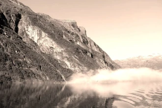 Fototapeta na ścianę mgła unosząca się nad jeziorem FP 2082