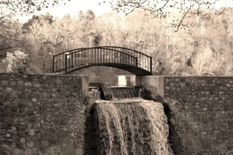 Fototapeta na ścianę mostek nad wodospadem FP 4746