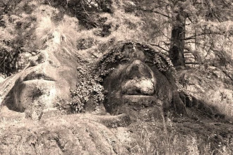Fototapeta na ścianę postacie wydrążone ze skał FP 1672