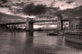 Fototapeta na ścianę stalowy most na tle kolorowego nieba FP 3240