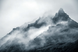 Fototapeta na ścianę szczyt górski otulony mgła FP 1998