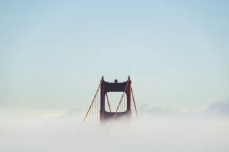 Fototapeta na ścianę szczyt mostu we mgle FP 3263