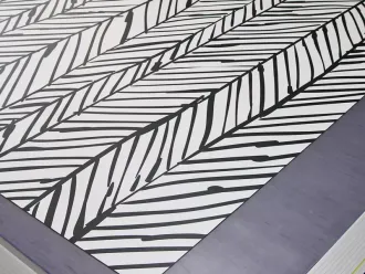 Indywidualna fototapeta samoprzylepna czarno biała wersja laminowana mat w rozmiarze 125x215 cm